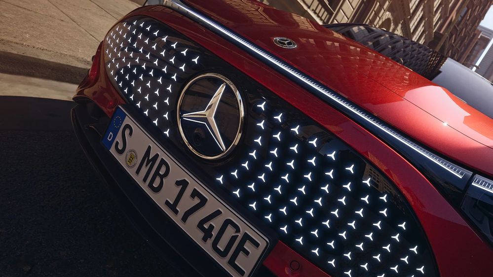 The New CLA 250+ กระจังหน้า Starpanel