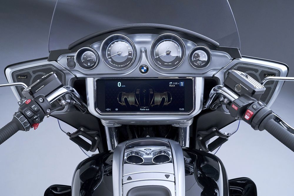 BMW R18 Transcontinental dashboard