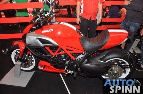 2013-Ducati-Showcase_55