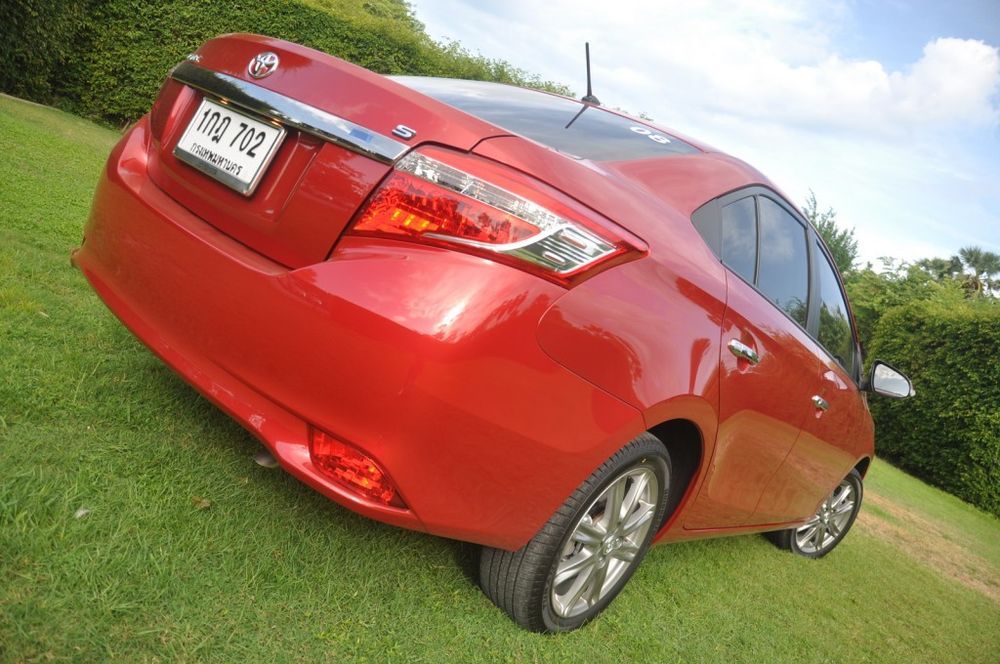 2013-Toyota-Vios-GroupTest_071