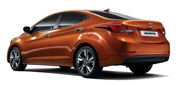 https://img.icarcdn.com/autospinn/body/2014-Hyundai-Elantra-1.jpg