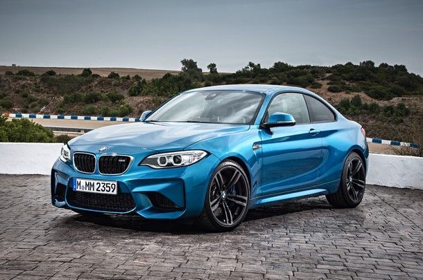 2016-BMW-M2-Coupe-front-three-quarter-04