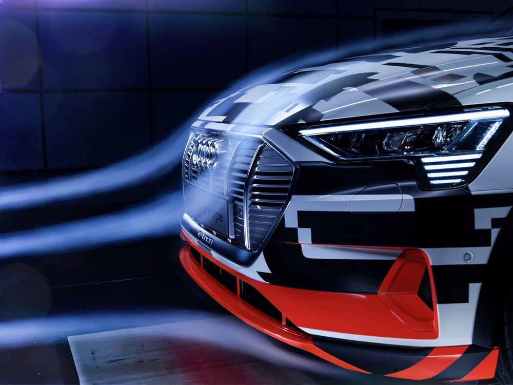 รถ SUV พลังงานไฟฟ้า Audi E-Tron ชูจุดเด่นเรื่องแอโรไดนามิกส์พร้อมระบบกระจกมองข้างแบบเสมือนจริงครั้งแรกในโลก