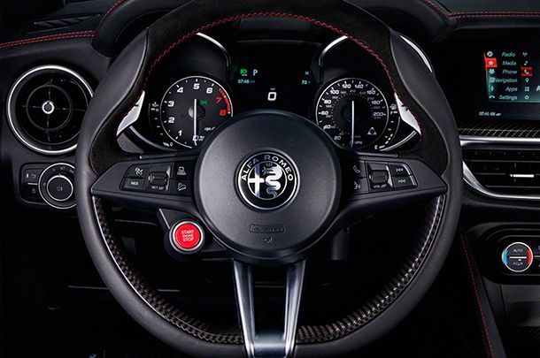https://img.icarcdn.com/autospinn/body/Alfa-Romeo-Stelvio-9.jpg
