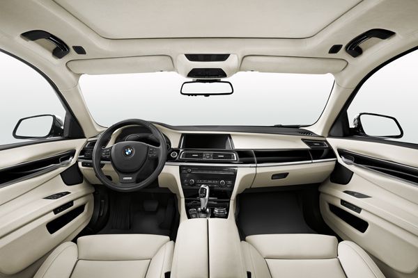 https://img.icarcdn.com/autospinn/body/BMW-7-Series-Edition-Exclusive-3.jpg