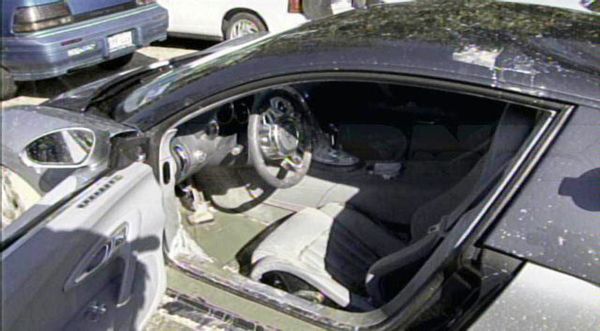 https://img.icarcdn.com/autospinn/body/Bugatti-Veyron-lake-crash-2.jpg