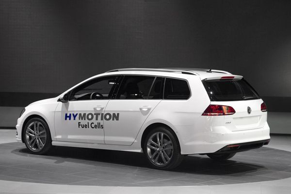 https://img.icarcdn.com/autospinn/body/Volkswagen-Golf-SportWagen-HyMotion-2.jpg