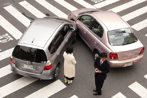 japanese_car_accident_blur