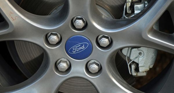 https://img.icarcdn.com/autospinn/body/rg-ford-wheel-ri_653.jpg