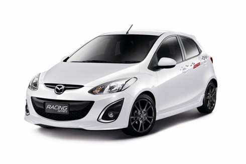 ใหม่ Mazda2 Racing Series รับรถได้ทันที อวดโฉมพร้อม BT-50 ที่ Motor Expo 2011