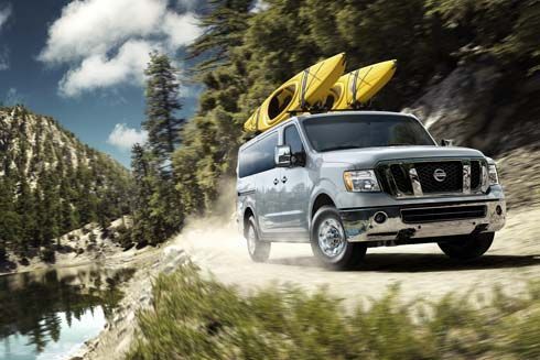 ใหม่ Nissan NV3500 HD รถแวนตัวเขือง 14 ที่นั่ง พร้อมสรรพด้วยอุปกรณ์ครบครัน