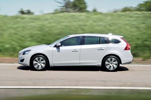 พร้อมแล้ว! Volvo ประกาศเริ่มจำหน่าย V60 Plug-In Diesel Hybrid ในปี 2012