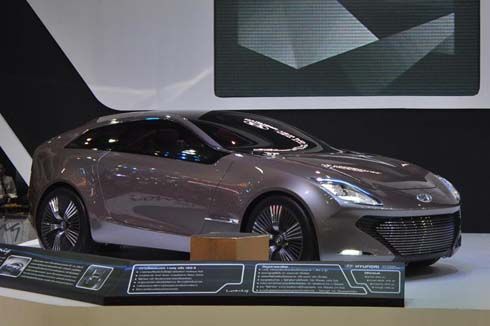 Hyundai เปิดตัว Grand Starex Premium พร้อมอวดโฉมรถต้นแบบ i-oniq