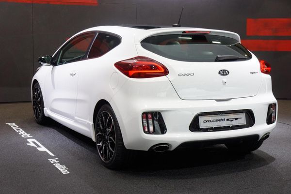 แฝดคนละฝา 2013 Kia cee’d GT และ pro_cee’d GT เปิดตัวสู่สาธารณชนครั้งแรกที่เจนีวา