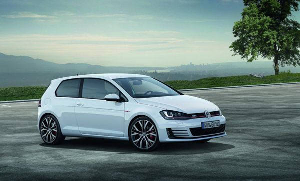 Volkswagen อวดโฉม Golf GTI 2013 คอมแพกต์เวอร์ชั่นแรง ก่อนงานมอเตอร์โชว์ที่เจนีวา