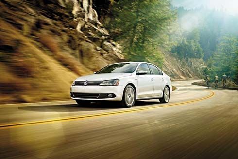 เปิดตัว Volkswagen Jetta Hybrid รุ่นปี 2013 คอมแพคท์คาร์ไฮบริดที่เร็วที่สุดในโลก!