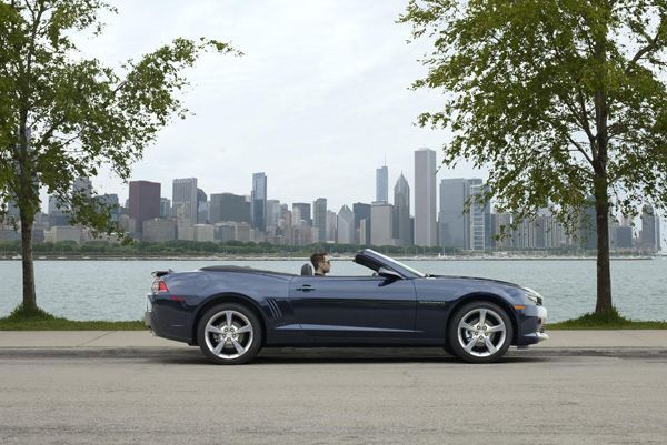 2014 Chevrolet Camaro Convertible รถสปอร์ตเปิดประทุนรุ่นล่าสุด