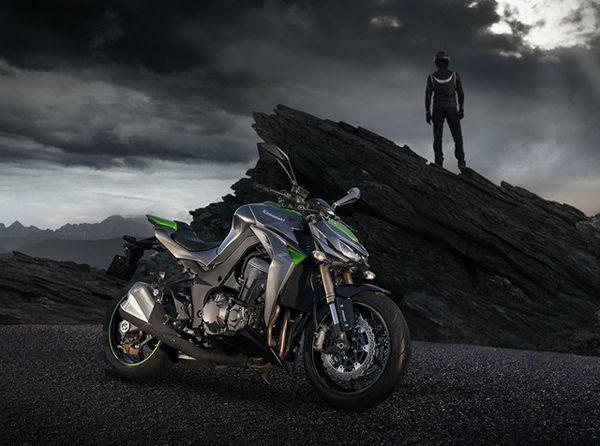 Kawasaki เผยโฉม Z1000 รุ่นปี 2014 ยกระดับเต็มสมรรถนะซูเปอร์ไบค์