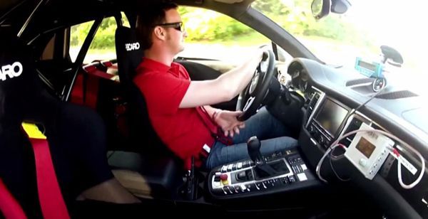 Porsche โชว์ห้องโดยสาร 2014 Macan พร้อมอวดสมรรถนะในสนามแข่ง
