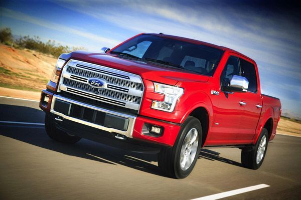 สุดแกร่ง 2015 Ford F-150 ยกระดับการใช้งานเพื่อนักเลงรถกระบะตัวจริง