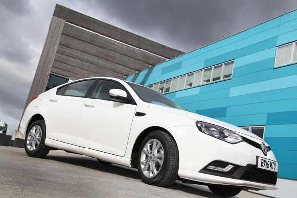 2015 MG6 ปรับปรุงเครื่องยนต์ดีเซลและเสริมอ็อปชั่นเพิ่มความสะดวก