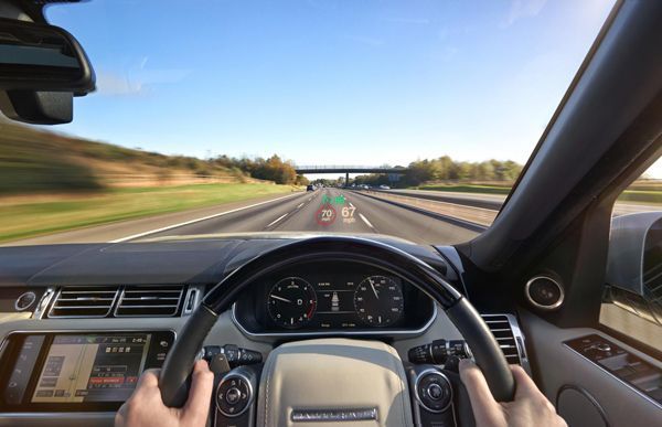 อัพเกรด 2015 Range Rover และ Range Rover Sport ใส่เทคโนโลยีและเพิ่มมัดกล้าม