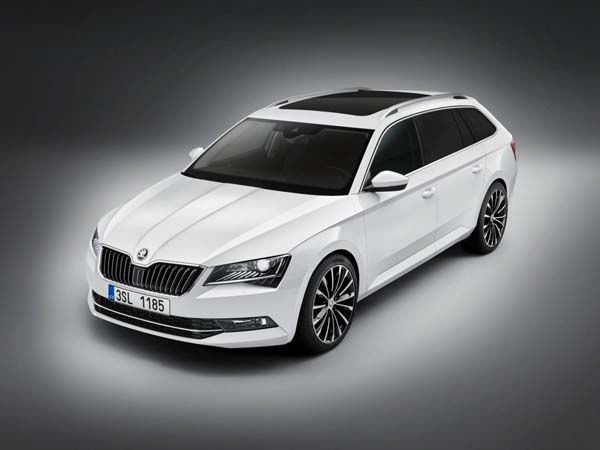 2015 Skoda Superb Combi พื้นที่บรรทุกสัมภาระเหลือเฟือ 660 ลิตร