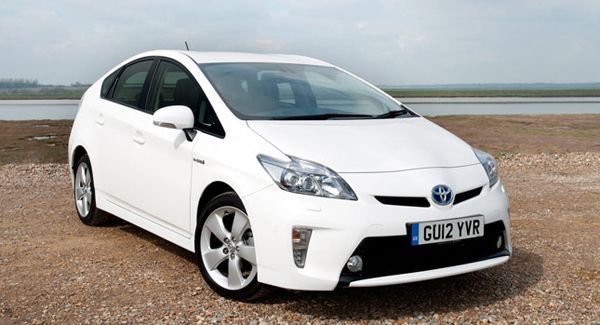 Toyota ให้คำมั่น 2015 Prius พลิกโฉมดีไซน์ แบตเตอรี่ดีกว่าเดิมและประหยัดเหนือชั้น