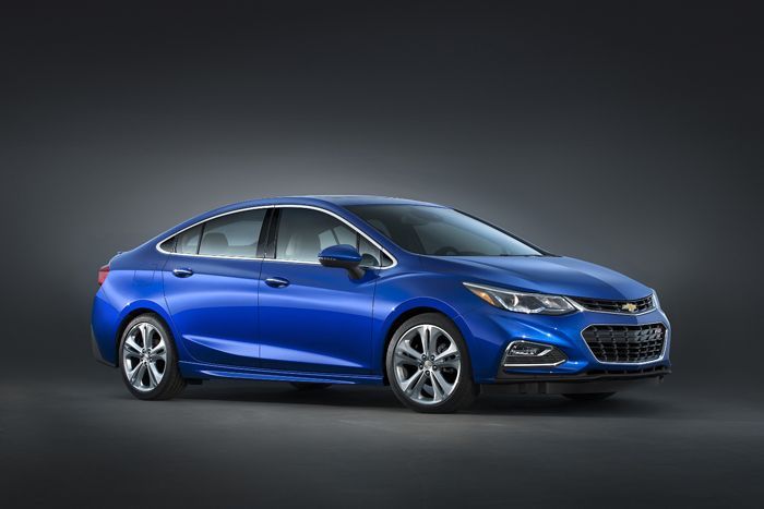 2016 Chevrolet Cruze จะใหญ่ขึ้นแต่เบาลงกว่ารุ่นเดิม