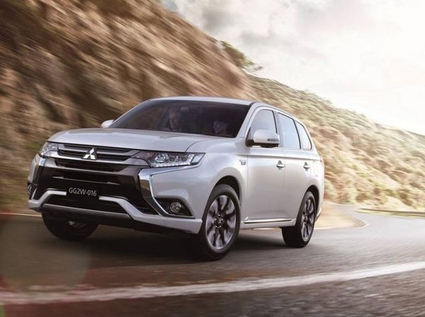 2016 Mitsubishi Outlander PHEV ปรับโฉมเพิ่มประสิทธิภาพระบบไฮบริด
