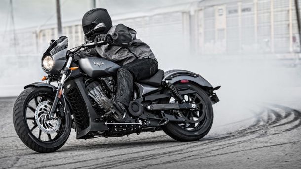 2016 Victory Octane ครูเซอร์สปอร์ตหล่อน่าค้นหากับระบบระบายความร้อนด้วยน้ำ
