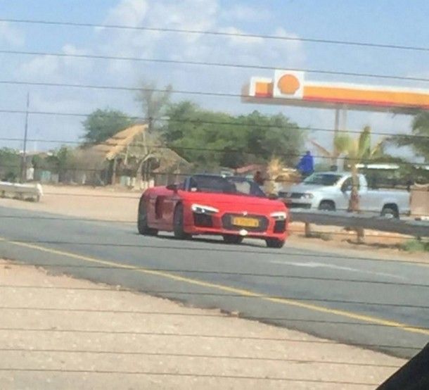 SpyShot !! เผยโฉม 2017 Audi R8 Spyder แบบไม่มีการพรางตัวใด ๆ ทั้งสิ้น