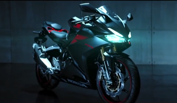 มาตามนัด 2017 Honda CBR250RR สปอร์ตหล่อขั้นเทพ ออพชั่นล้ำนำคู่แข่งทุกสเต็ป