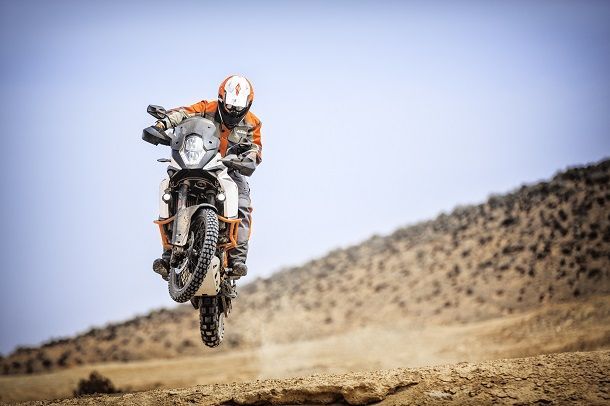 2017 KTM 1090 Adventure และ 1090 Adventure R สองรุ่นสองประสงค์