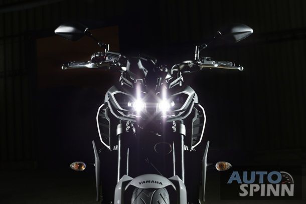 2017 Yamaha MT-09 โมฯ หน้าใหม่สไตล์ตัวพันเปลี่ยนสีสันแสบสะท้านทรวง