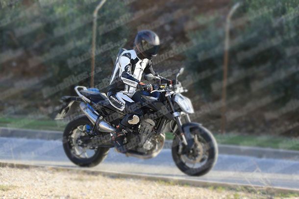 2018 KTM 790Duke เน็กเก็ตดุสองสูบโฉมใหม่ ถูกดักถ่ายโดยสื่อเมืองผู้ดี