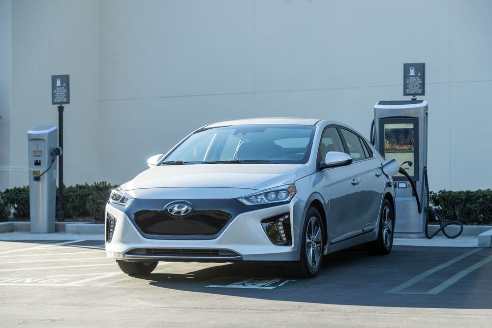 ไปได้ไกลกว่าเดิม 2020 Hyundai Ioniq Electric ที่จะมาพร้อมแบตเตอรี่ขนาดใหญ่กว่าเดิม