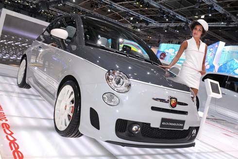 Abarth 500C Esseesse เวอร์ชั่นพิเศษ หลังคาถลก Rag Top แรงขึ้น เร็วขึ้น พร้อมสีใหม่ทูโทน