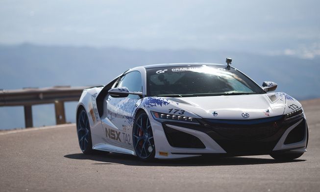 Acura NSX คว้าชัยชนะไต่เขา Pikes Peak