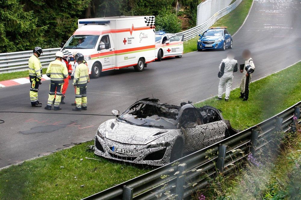 Acura NSX ไฟไหม้ ขณะวิ่งทดสอบใน Nurburgring