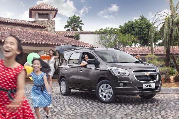 ใหม่ Chevrolet Spin รุ่นปี 2013 รถอเนกประสงค์ MPV ในราคา 762,000 บาท