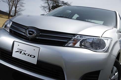 มอง Toyota Altis 2013 (โตโยต้าอัลติส) ผ่านทาง Axio และ Fielder โฉมใหม่