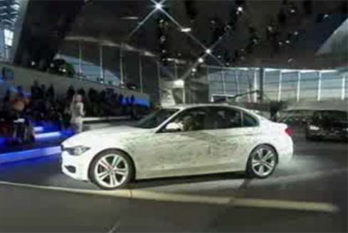 ภาพ BMW 3-Series F30 รุ่นปี 2012 เจนเนอเรชั่นที่ 6 ผ่านการถ่ายทอดสดผ่านอินเตอร์เน็ต