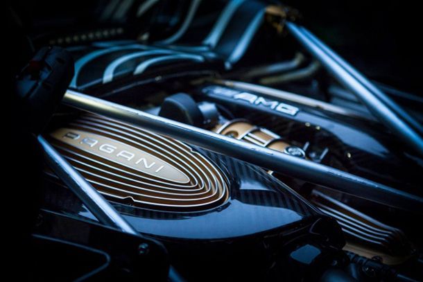 ทีเซอร์อีกรอบ Pagani Huayra Roadster เผยดีไซน์ด้านหน้า
