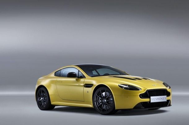 ชม Aston Martin V12 Vantage S โชว์พลัง 573 แรงม้าในสนามซิลเวอร์สโตน