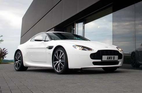 Aston Martin V8 Vantage N420 รุ่นพิเศษ 420 แรงม้า หั่นน้ำหนักลง เพิ่มระบบไอเสียใหม่ หน้าใสกว่าเดิม