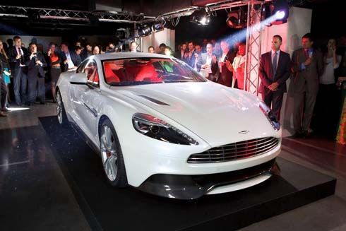 Aston Martin Vanquish 2013 ในภาพและวิดีโอชุดใหม่ กับเสียงคำราม!