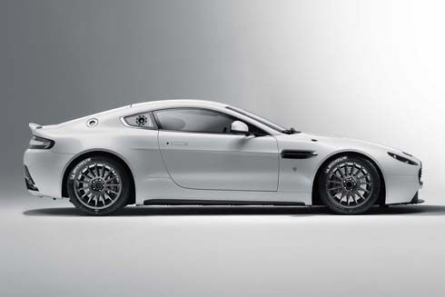 Aston Martin เปิดตัว GT4 ไมเนอร์เชนจ์ 2011 ปรับแต่งทั้งตัว พร้อมส่งลงทำศึกปีหน้า