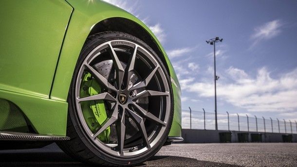 เป็นไปได้สูง !! ที่เราอาจได้พบ ซูเปอร์คาร์พลังไฟฟ้ารุ่นพิเศษ จากค่าย Audi และ Lamborghini