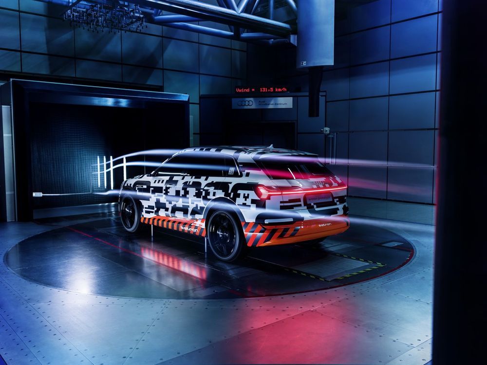 รถ SUV พลังงานไฟฟ้า Audi E-Tron ชูจุดเด่นเรื่องแอโรไดนามิกส์พร้อมระบบกระจกมองข้างแบบเสมือนจริงครั้งแรกในโลก